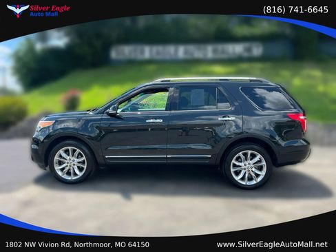 Used 2015 Ford Explorer XLT w/ Equipment Group 202B AWD/4WD image 2
