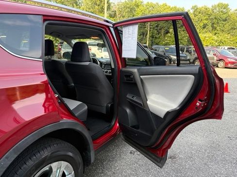 Used 2014 Toyota RAV4 LE FWD image 24