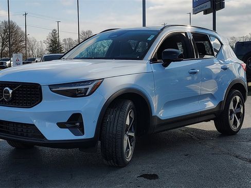 New 2026 Volvo XC40 B5 Plus w/ Climate Package image 6