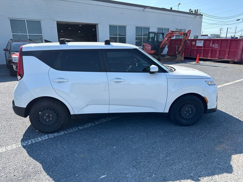 Used 2020 Kia Soul LX FWD image 6