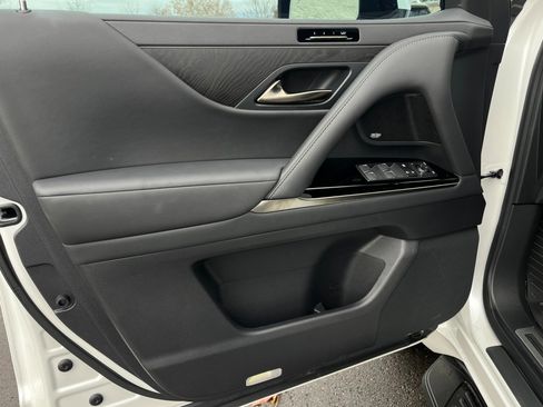 Used 2025 Lexus LX 600 4WD w/ Luxury Package image 81