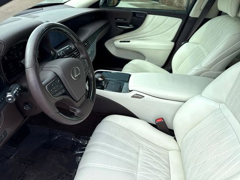 Used 2018 Lexus LS 500 image 32