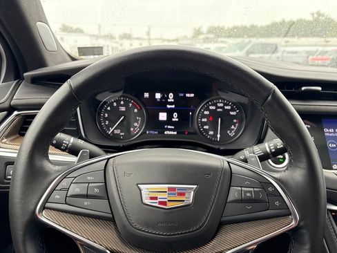 Certified 2023 Cadillac XT5 Sportv w/ Platinum Package image 17