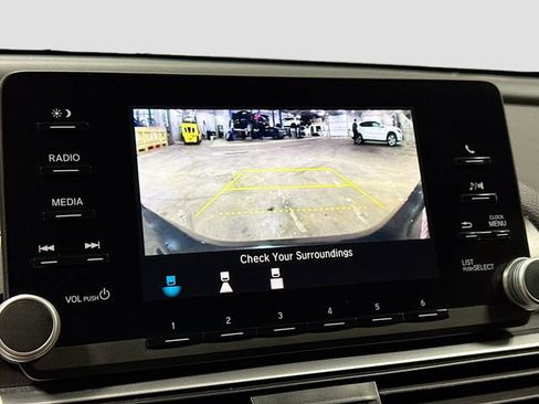 Used 2018 Honda Accord LX image 15