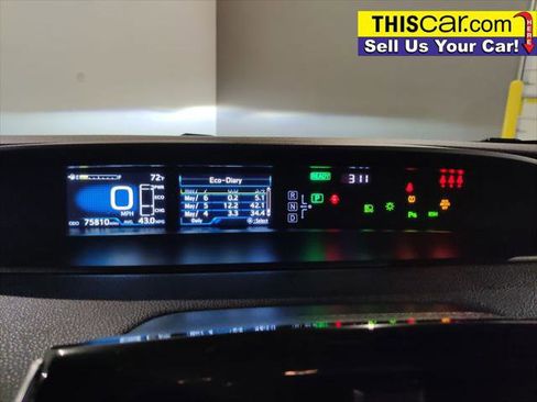 Used 2019 Toyota Prius XLE FWD image 16