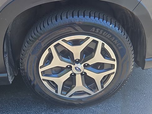 Certified 2023 Subaru Forester Premium AWD/4WD image 10
