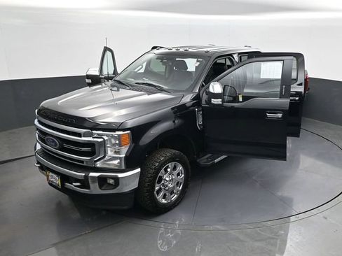 Used 2020 Ford F250 Lariat w/ Chrome Package image 30