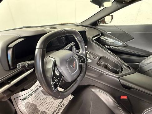 Used 2022 Chevrolet Corvette Stingray Coupe w/ Z51 Performance Package RWD image 17