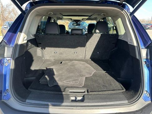 Used 2023 Nissan Rogue SL w/ SL Premium Package image 5