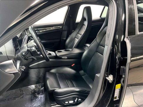 Used 2019 Porsche Panamera GTS image 7