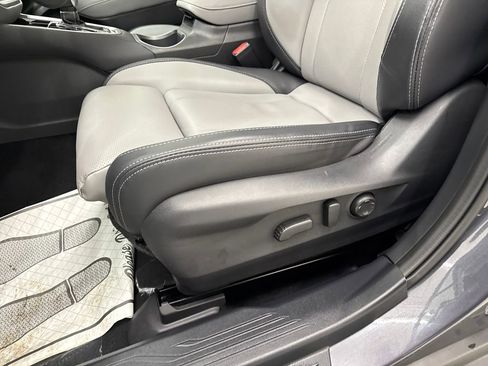 Used 2023 Subaru Outback Limited image 12