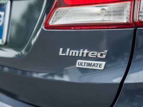 Used 2017 Hyundai Santa Fe Limited FWD image 8