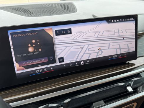 Used 2025 BMW X5 sDrive40i w/ M Sport Package RWD image 17