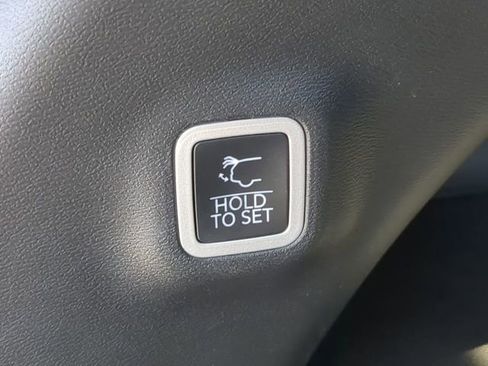 Used 2025 Jeep Wagoneer S Launch Edition image 15