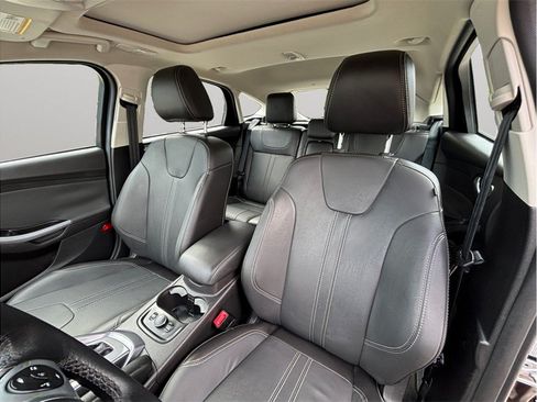 Used 2014 Ford Focus Titanium FWD image 14