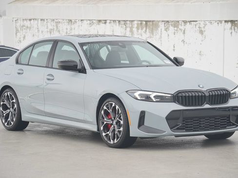 Used 2026 BMW 330i Sedan w/ M Sport Package RWD image 3