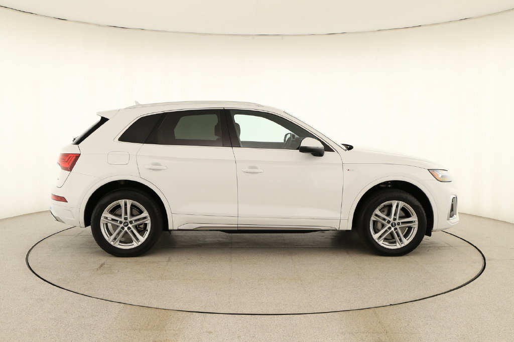 Certified 2024 Audi Q5 e Premium AWD/4WD image 8