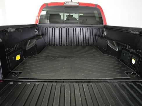 Used 2017 Toyota Tacoma TRD Sport w/ Tow Package (A/T) AWD/4WD image 38