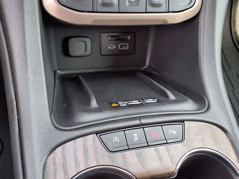 Used 2023 GMC Acadia Denali AWD/4WD image 20