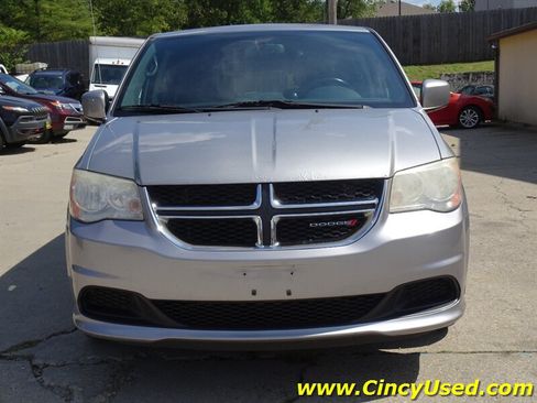Used 2014 Dodge Grand Caravan SE FWD image 2