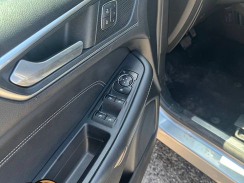 Used 2022 Ford Edge Titanium AWD/4WD image 13