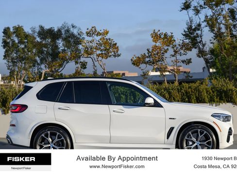 Used 2022 BMW X5 xDrive45e w/ M Sport Package AWD/4WD image 4