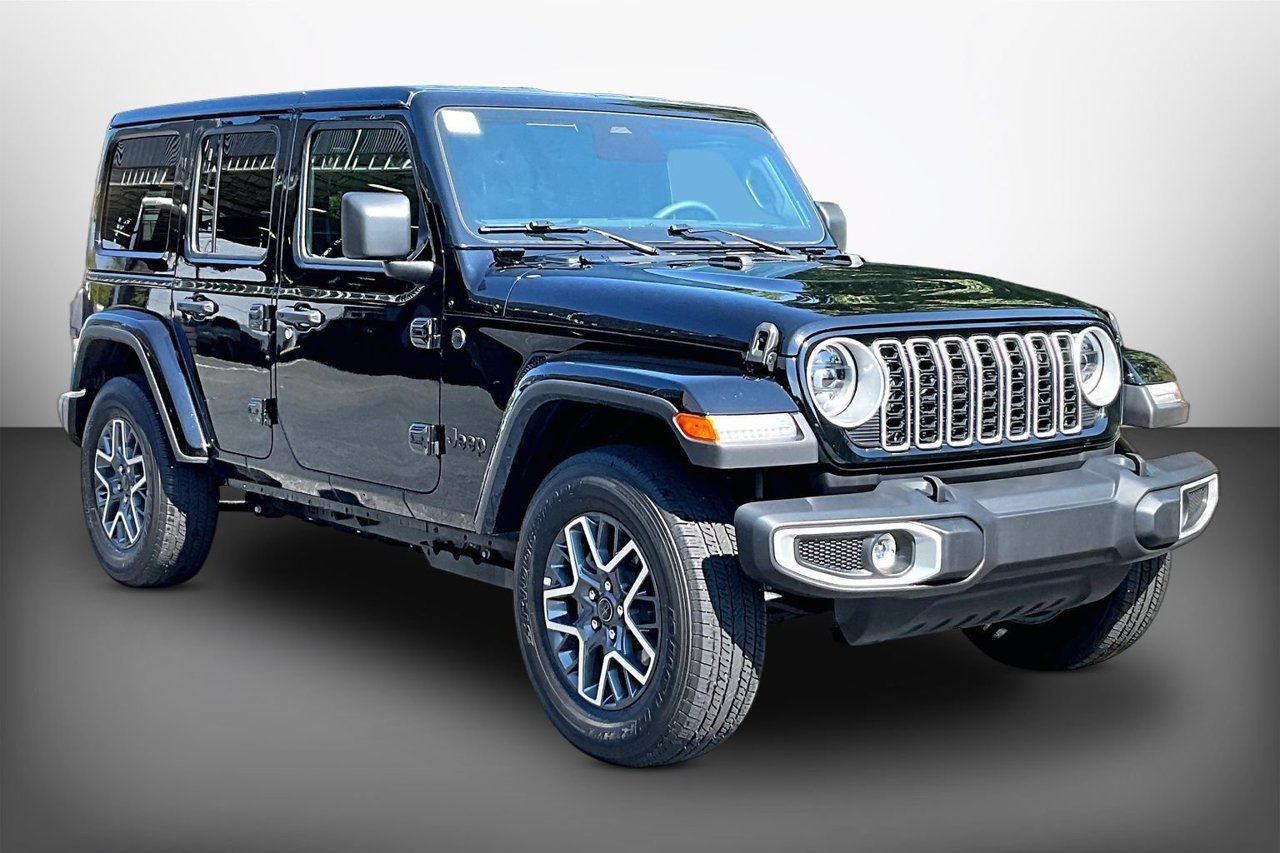 Certified 2026 Jeep Wrangler Unlimited Sahara AWD/4WD image 1
