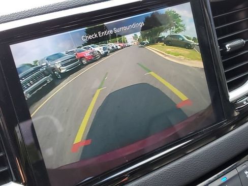 Used 2023 Chrysler Pacifica Touring-L FWD image 31