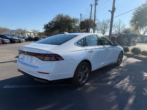 Certified 2023 Honda Accord EX image 6