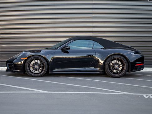 Certified 2023 Porsche 911 Carrera GTS RWD image 2