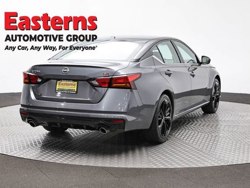 Used 2024 Nissan Altima 2.5 SR FWD image 5