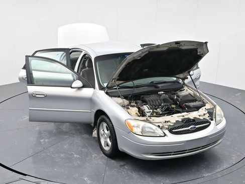 Used 2002 Ford Taurus SE image 46