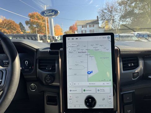 Used 2024 Ford F150 Lightning Lariat image 32