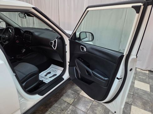 Used 2020 Kia Soul S image 10