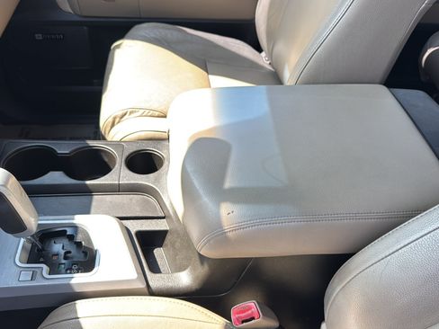 Used 2008 Toyota Sequoia Limited w/ Cold Area Pkg RWD image 26