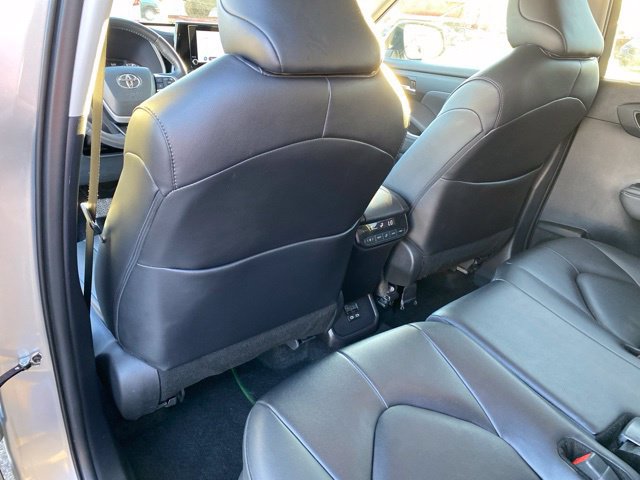 Used 2024 Toyota Highlander Limited AWD/4WD image 32
