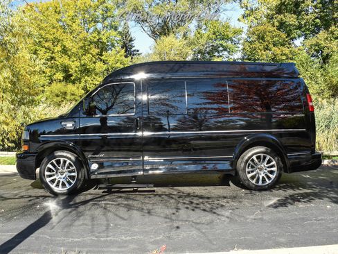 Used 2021 GMC Savana 2500 image 31