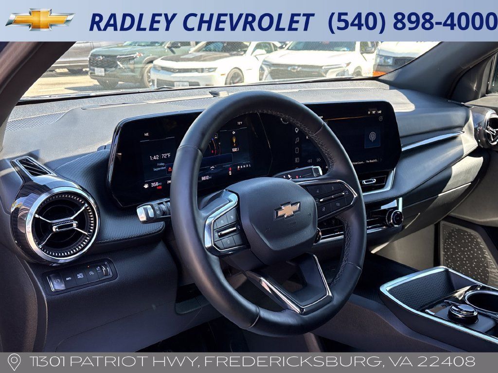 Used 2026 Chevrolet Equinox LT AWD/4WD image 4