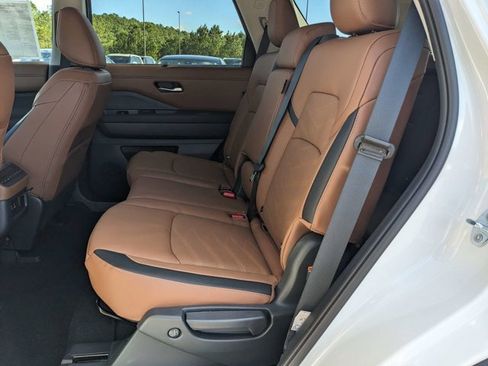 Certified 2024 Nissan Pathfinder Platinum w/ Cargo Package image 15