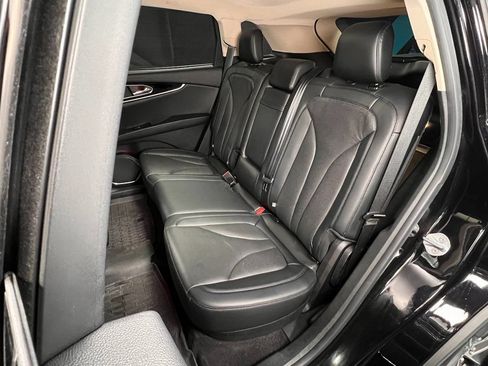 Used 2023 Lincoln Nautilus Reserve w/ Luxury Package AWD/4WD image 14