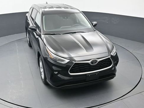 Certified 2025 Toyota Highlander LE image 48