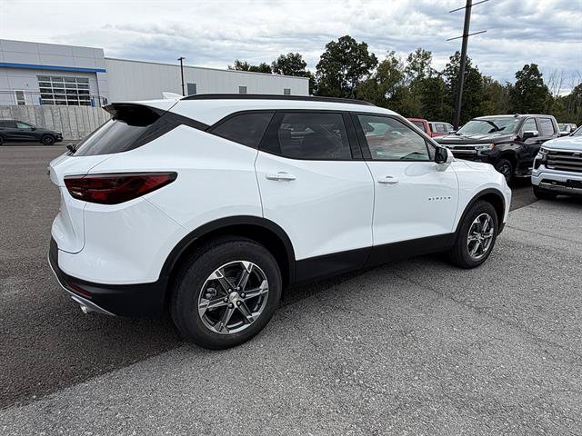 New 2026 Chevrolet Blazer LT w/ Convenience Package AWD/4WD image 6