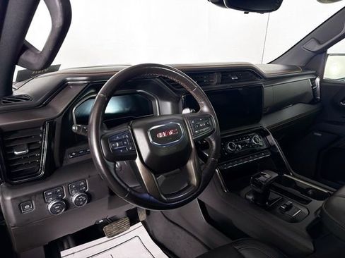 Used 2022 GMC Sierra 1500 AT4 w/ AT4 Premium Package image 9
