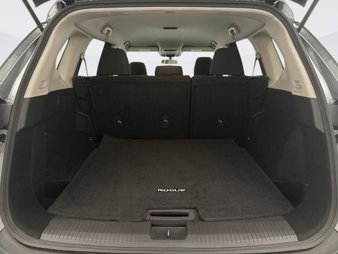 Used 2023 Nissan Rogue S image 19