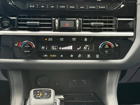 New 2025 Nissan Pathfinder SL image 28