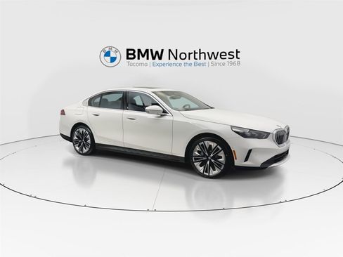 New 2026 BMW 530i xDrive w/ Convenience Package image 6