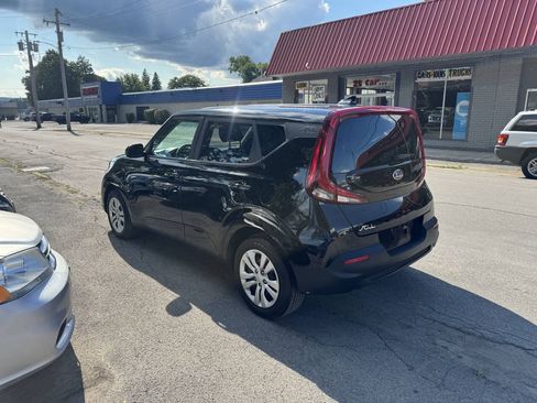 Used 2021 Kia Soul LX FWD image 6