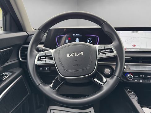 Used 2025 Kia Telluride S image 11