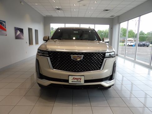 Used 2023 Cadillac Escalade ESV Premium Luxury w/ Performance Package AWD/4WD image 2