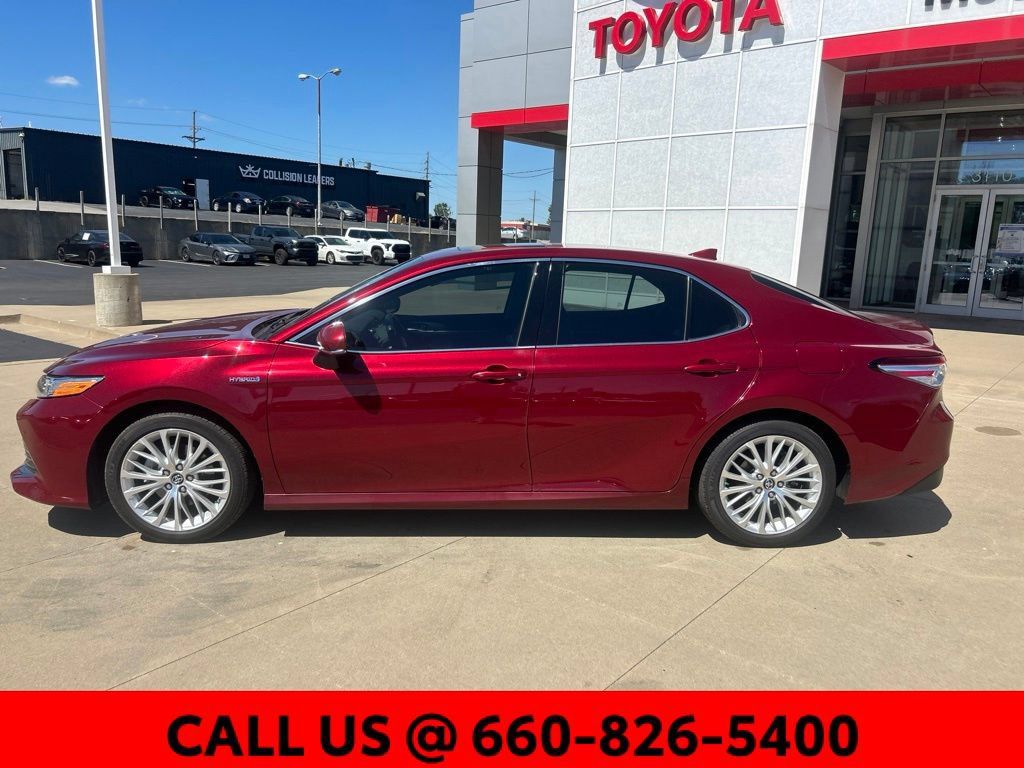 Used 2018 Toyota Camry XLE w/ Audio Package FWD image 10